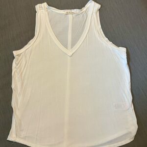 We The Free white V neck Tank size Large